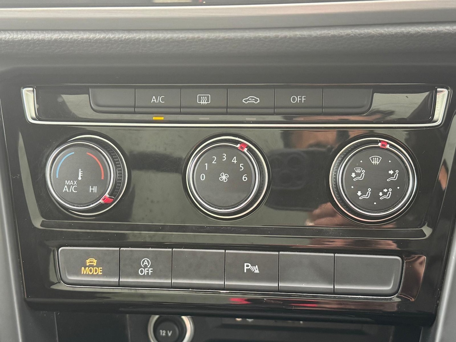 Used Volkswagen Touran 2016 for sale - 77174625: Photo 30