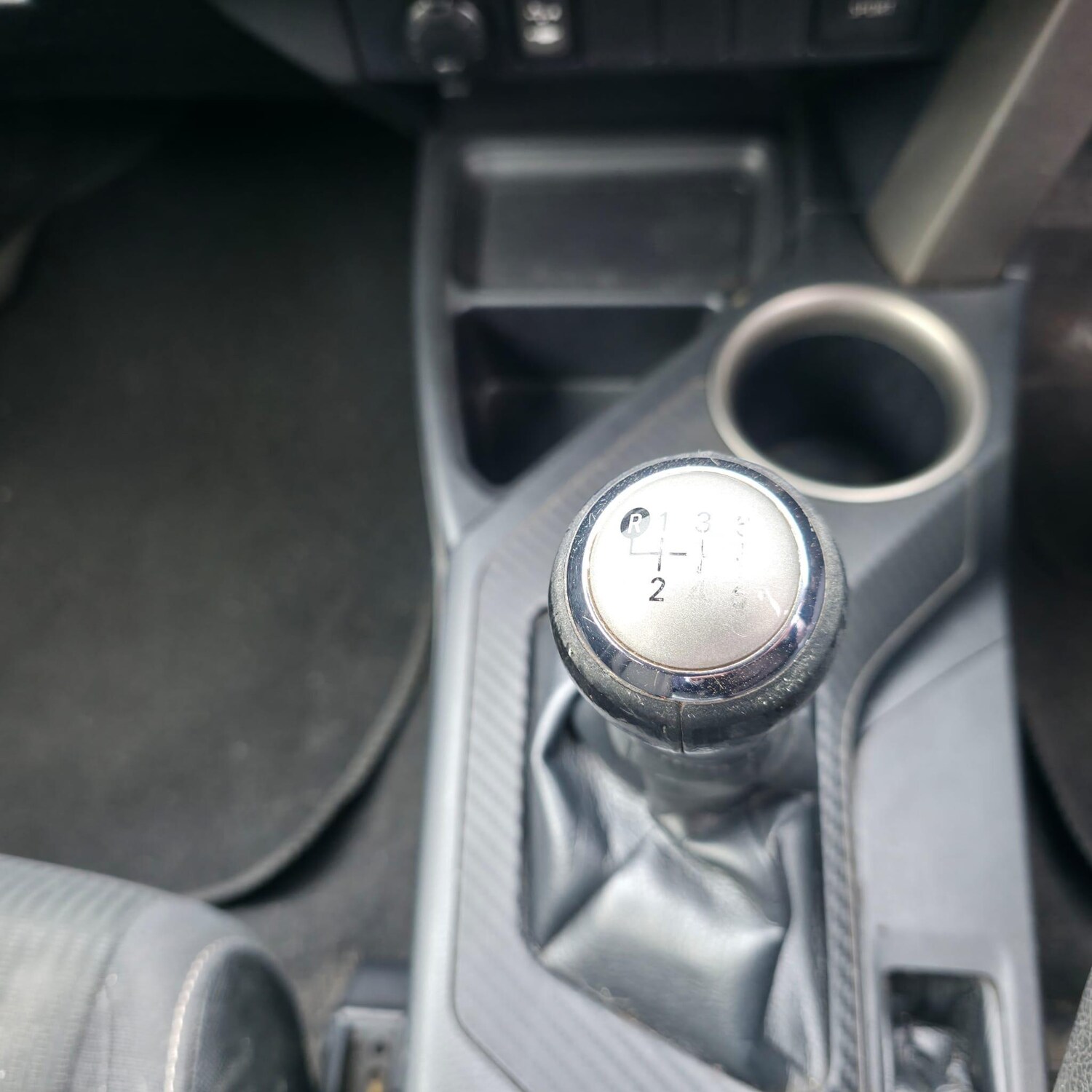 Used Toyota RAV4 2015 for sale - 77523518: Photo 17