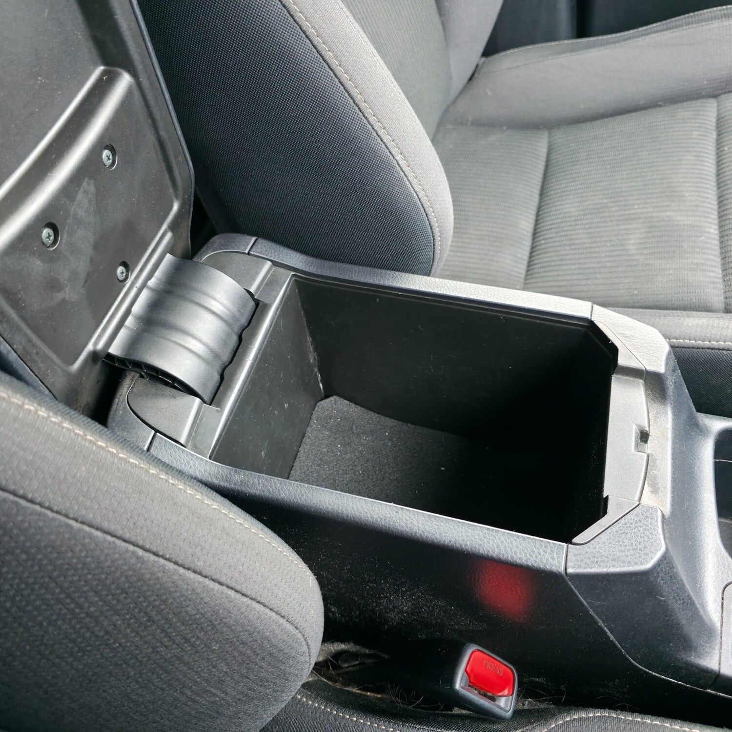 Used Toyota RAV4 2015 for sale - 77523518: Photo 19