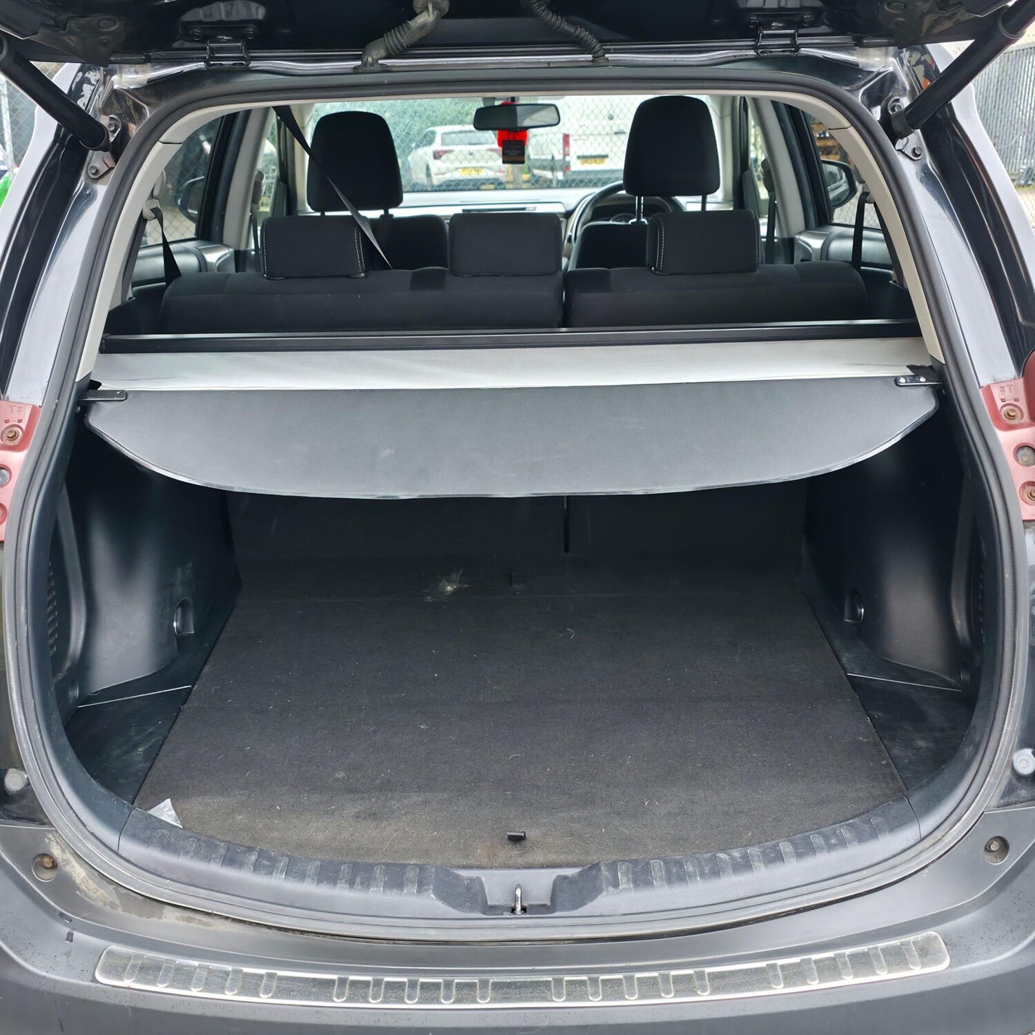 Used Toyota RAV4 2015 for sale - 77523518: Photo 51