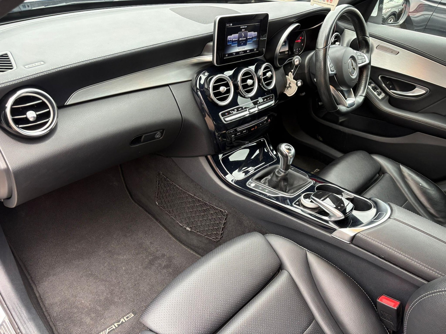 Used Mercedes-Benz C Class 2016 for sale - 77611912: Photo 2