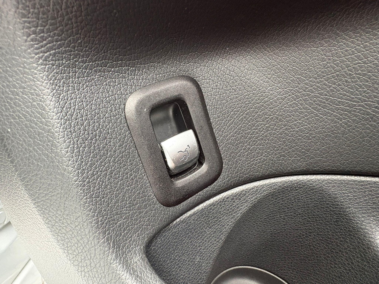 Used Mercedes-Benz C Class 2016 for sale - 77611912: Photo 26