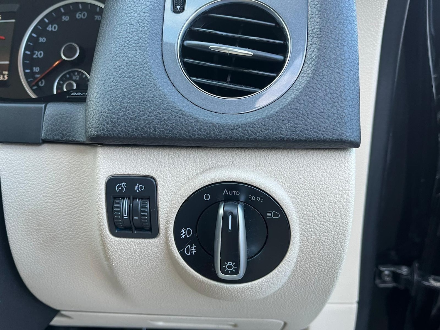 Used Volkswagen Tiguan 2013 for sale - 76850361: Photo 17