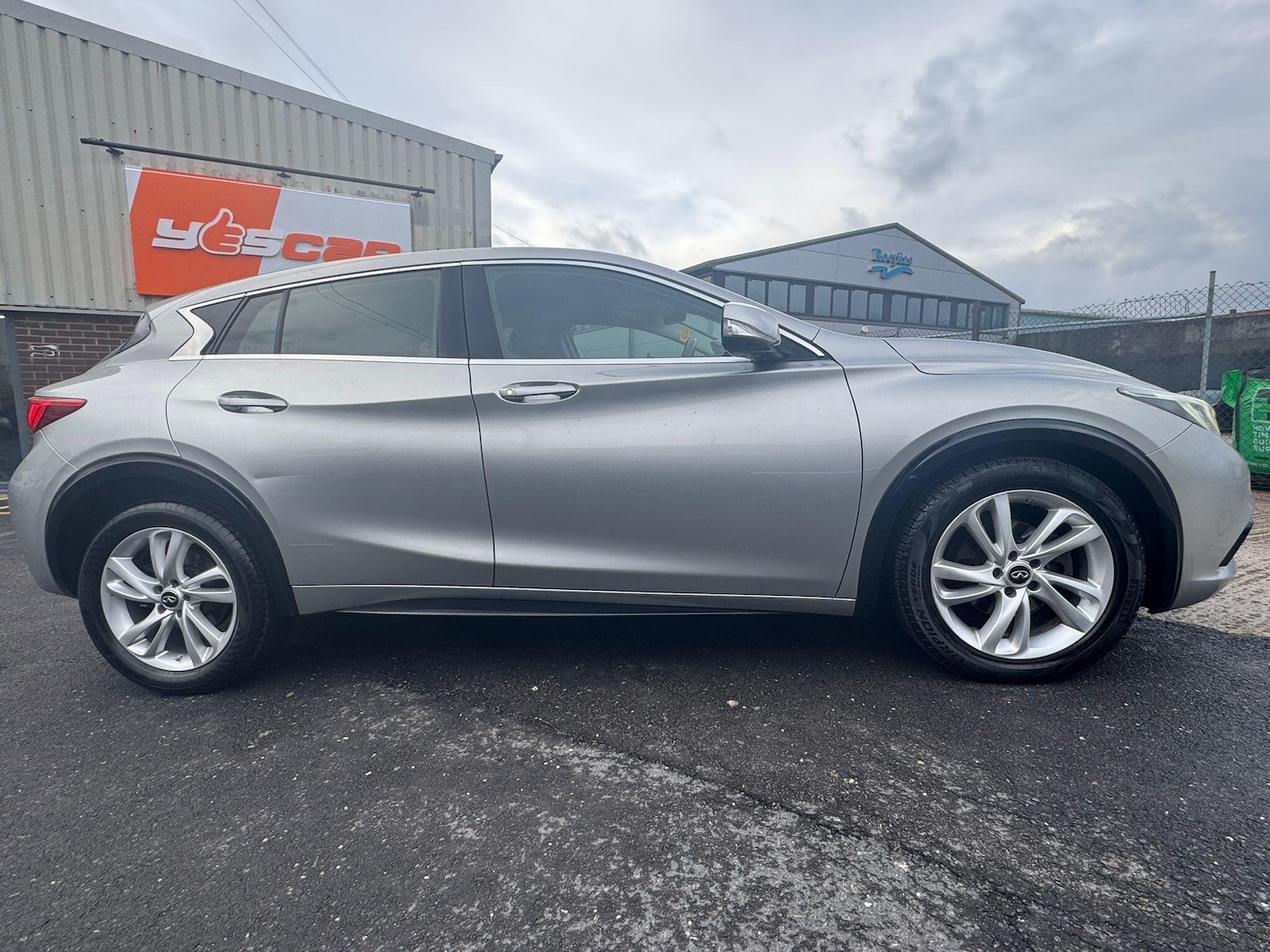 Used Infiniti Q30 2016 for sale - 77305689: Photo 12