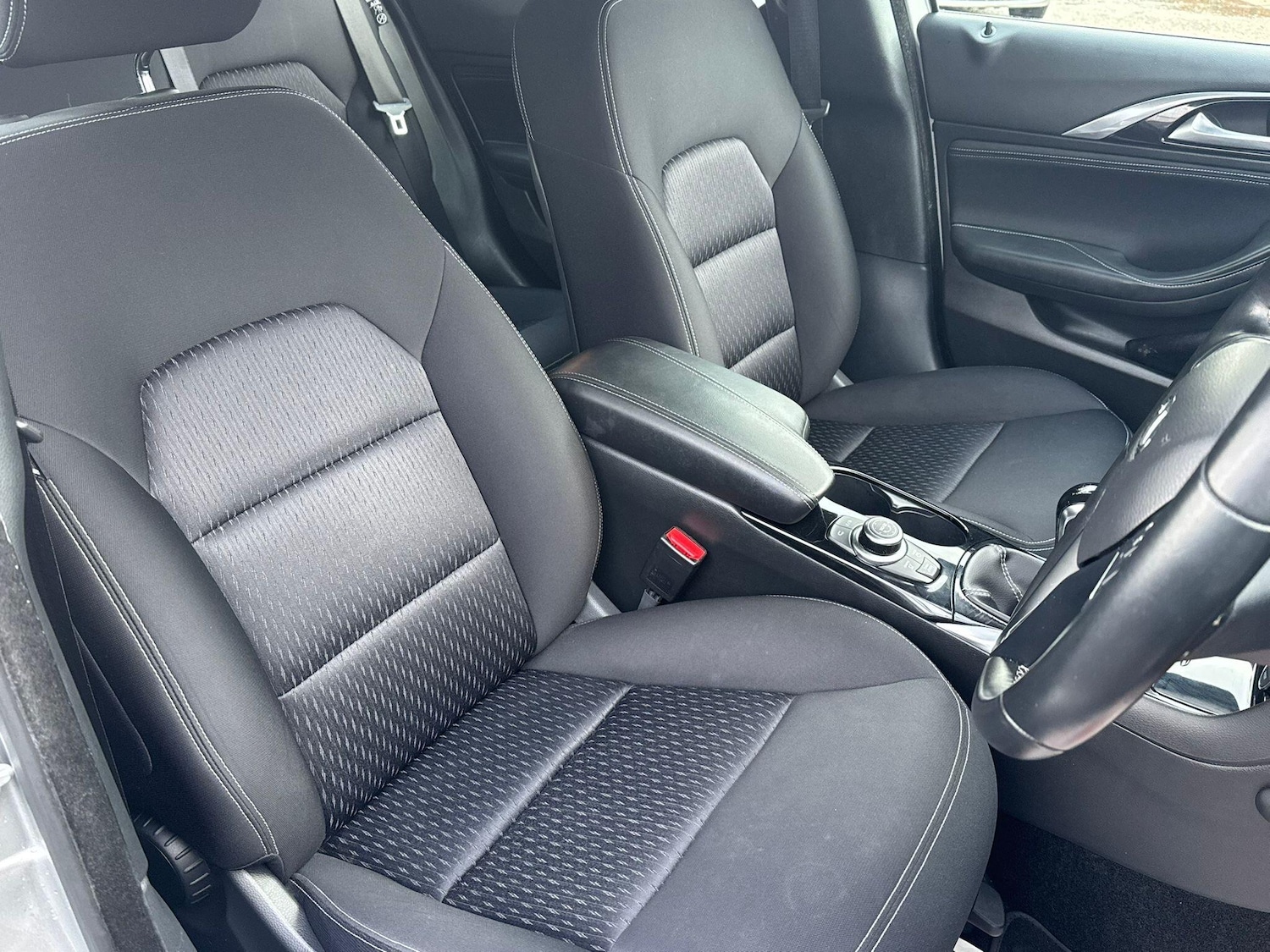 Used Infiniti Q30 2016 for sale - 77305689: Photo 17