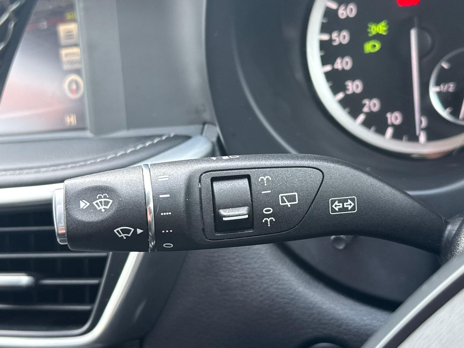 Used Infiniti Q30 2016 for sale - 77305689: Photo 22