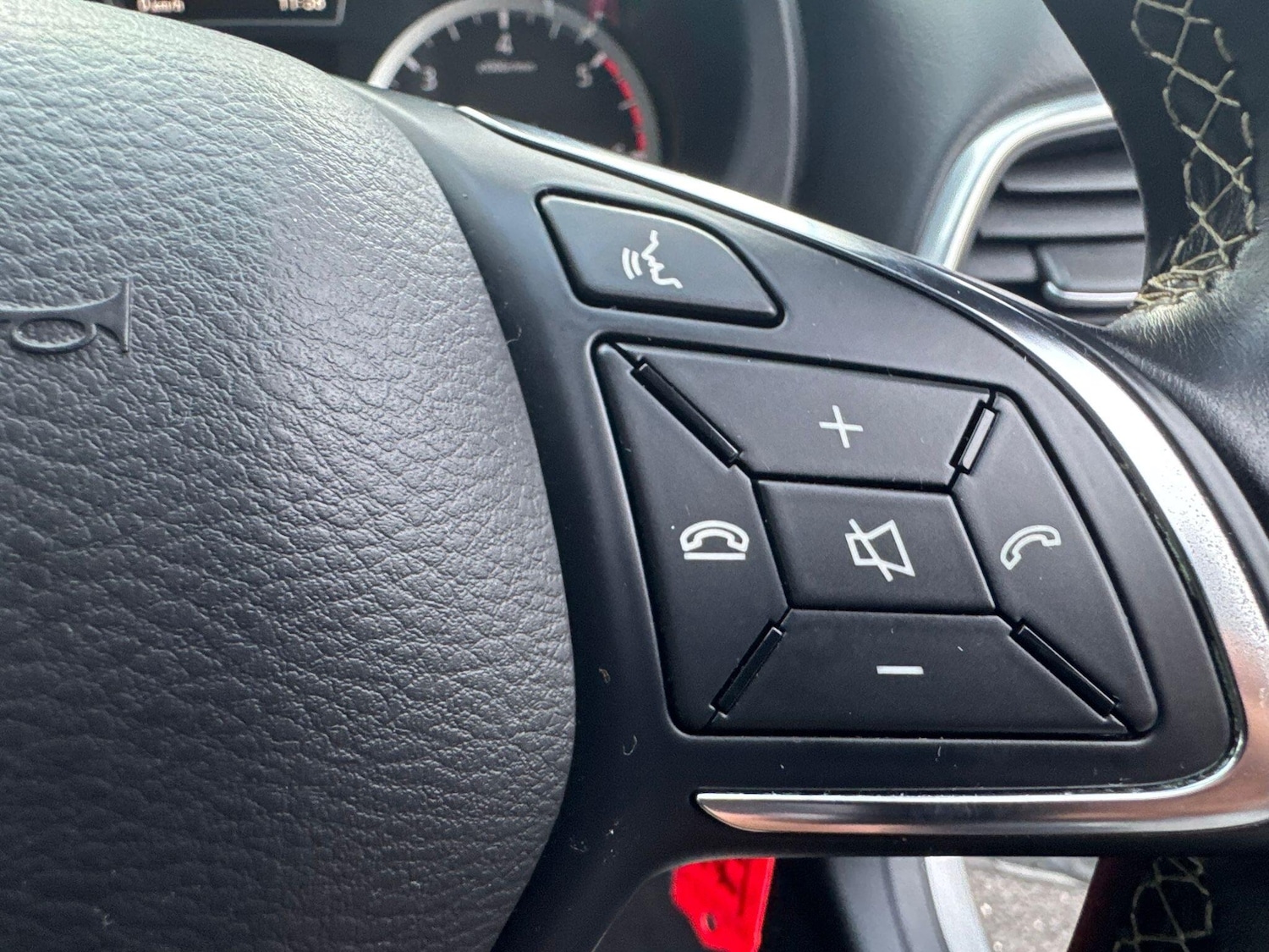 Used Infiniti Q30 2016 for sale - 77305689: Photo 26