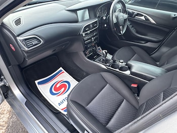 Used Infiniti Q30 2016 for sale - 77305689: Photo