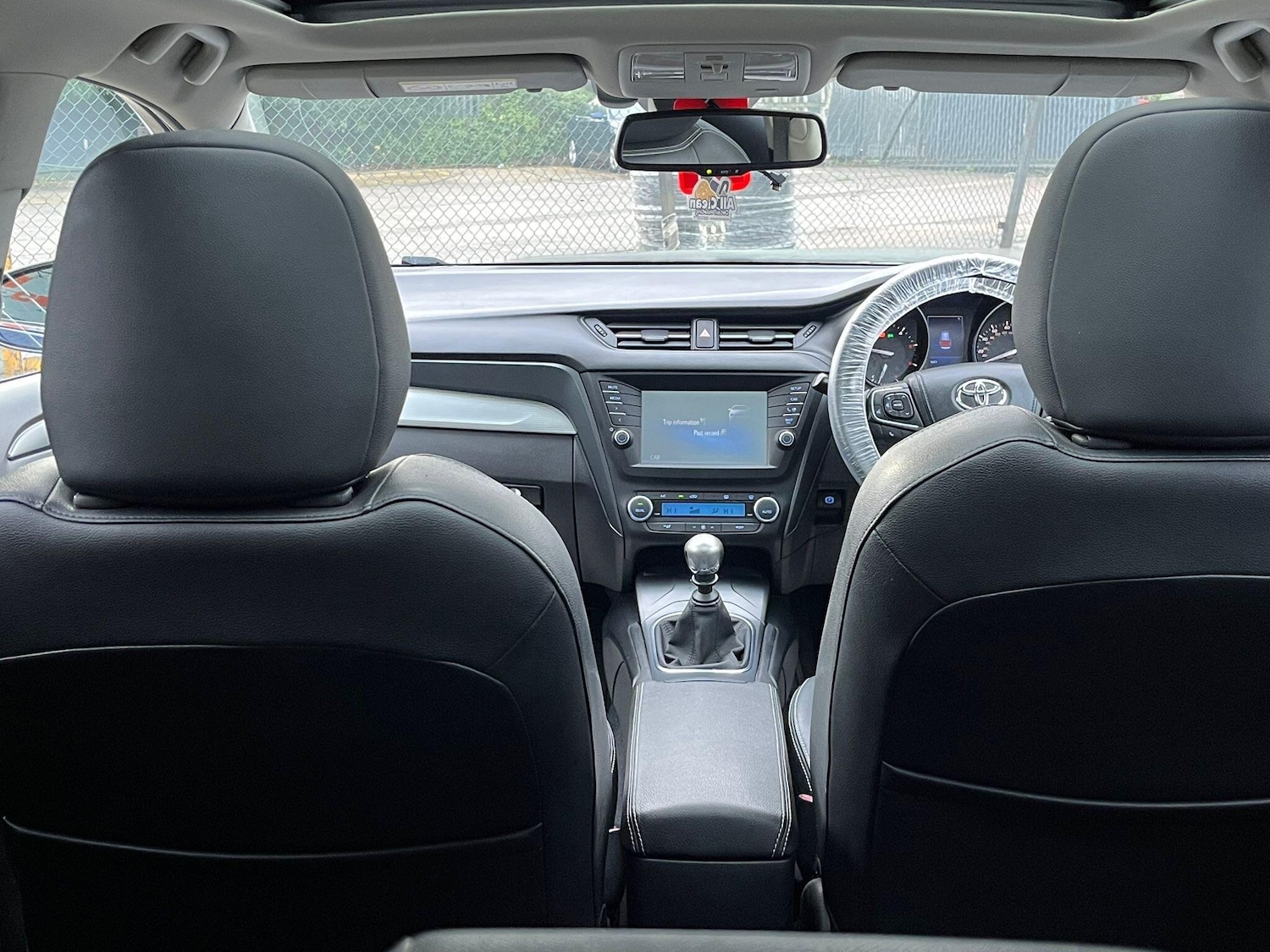 Used Toyota Avensis 2015 for sale - 76667143: Photo 11