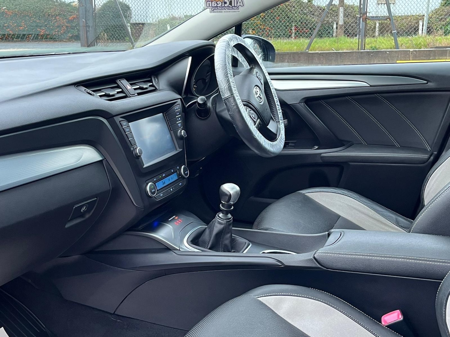 Used Toyota Avensis 2015 for sale - 76667143: Photo 12