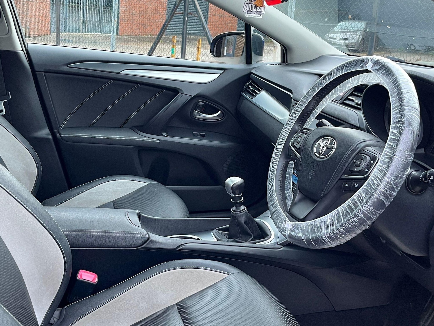 Used Toyota Avensis 2015 for sale - 76667143: Photo 14