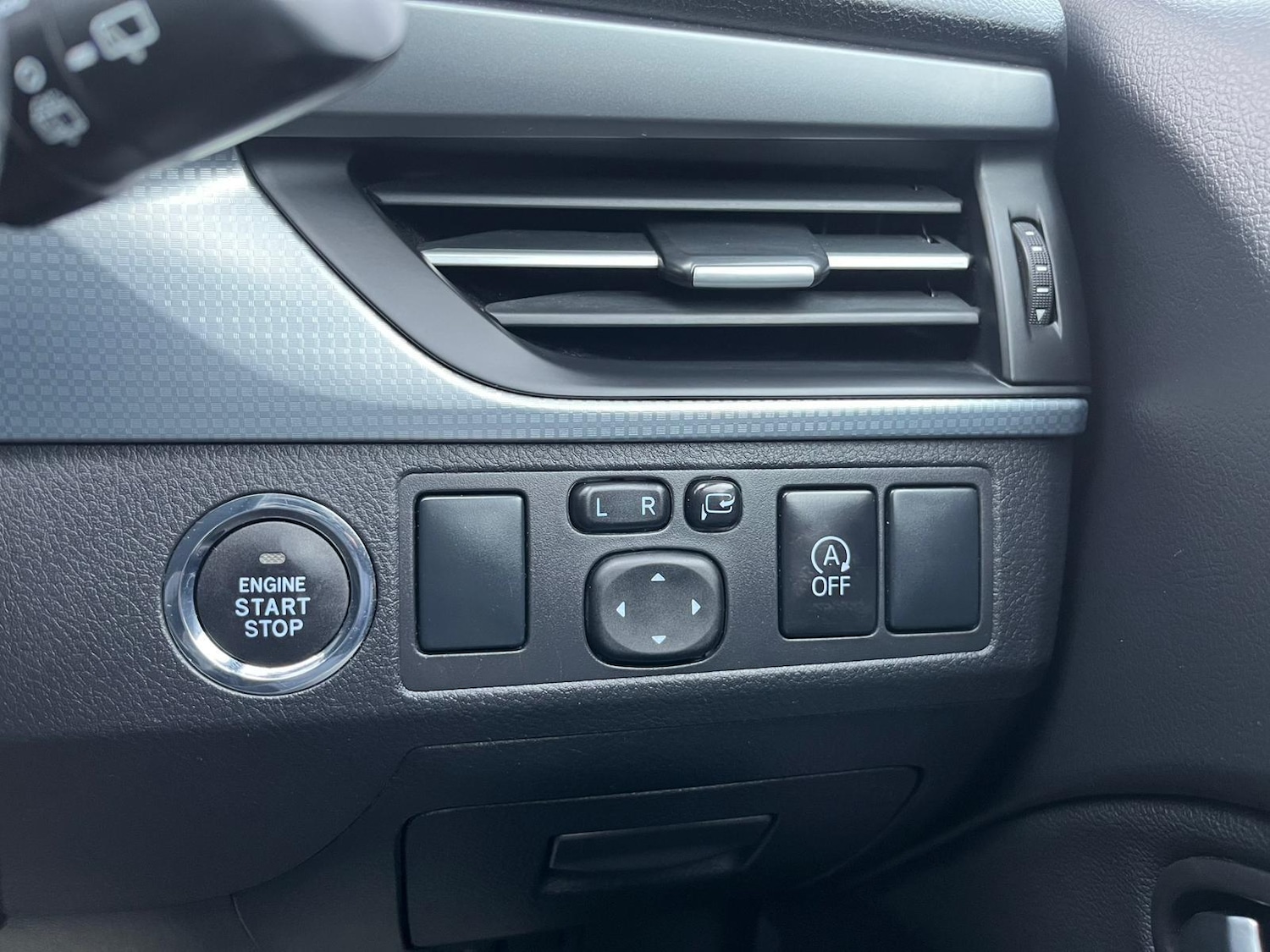 Used Toyota Avensis 2015 for sale - 76667143: Photo 24