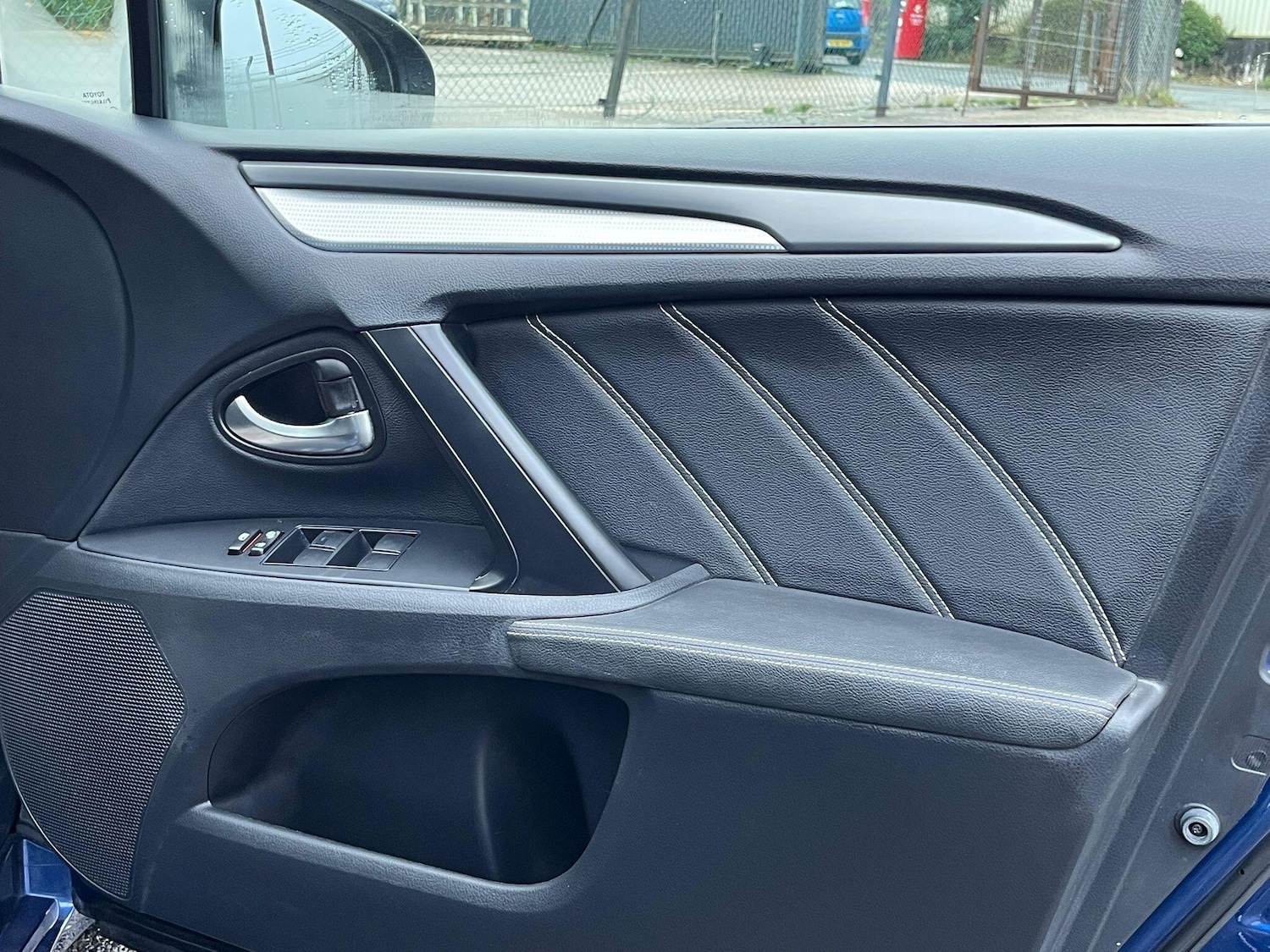 Used Toyota Avensis 2015 for sale - 76667143: Photo 25