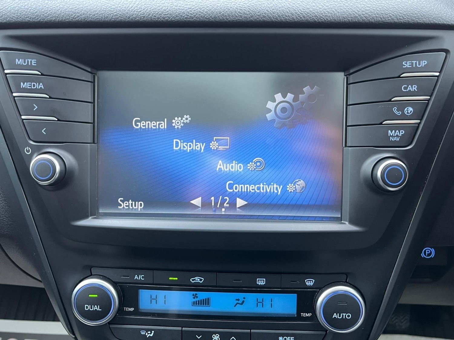 Used Toyota Avensis 2015 for sale - 76667143: Photo 36