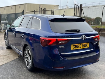 Used Toyota Avensis 2015 for sale - 76667143: Photo