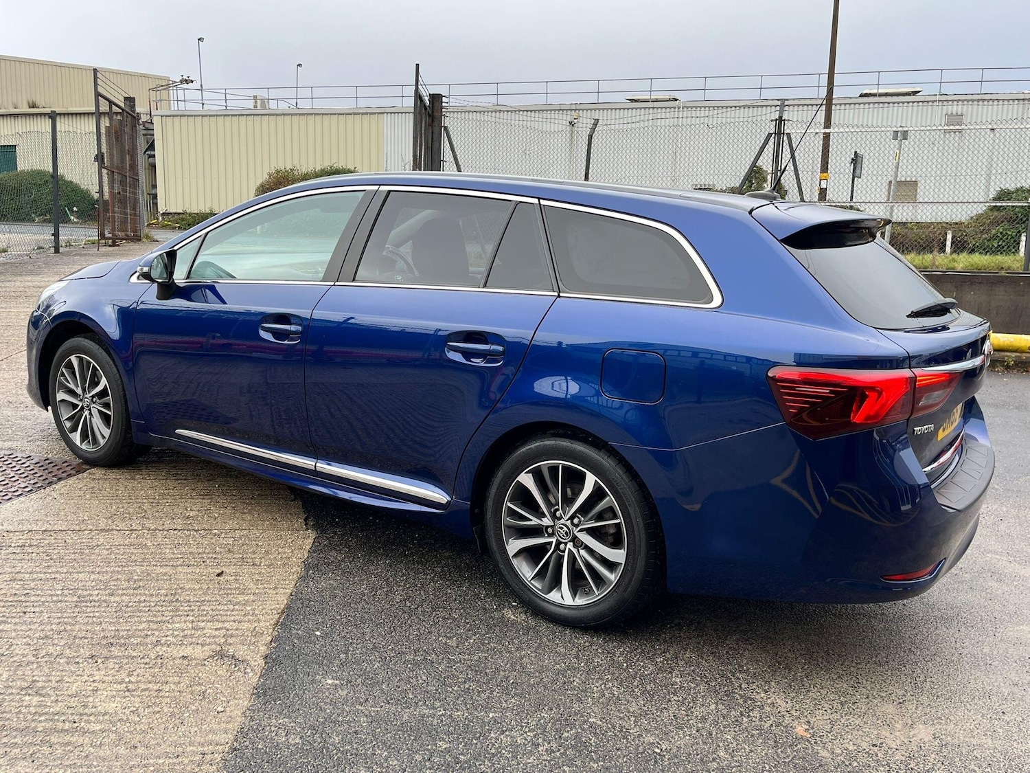 Used Toyota Avensis 2015 for sale - 76667143: Photo 4