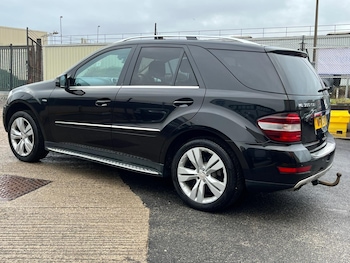 Used Mercedes-Benz M Class 2011 for sale - 77807715: Photo