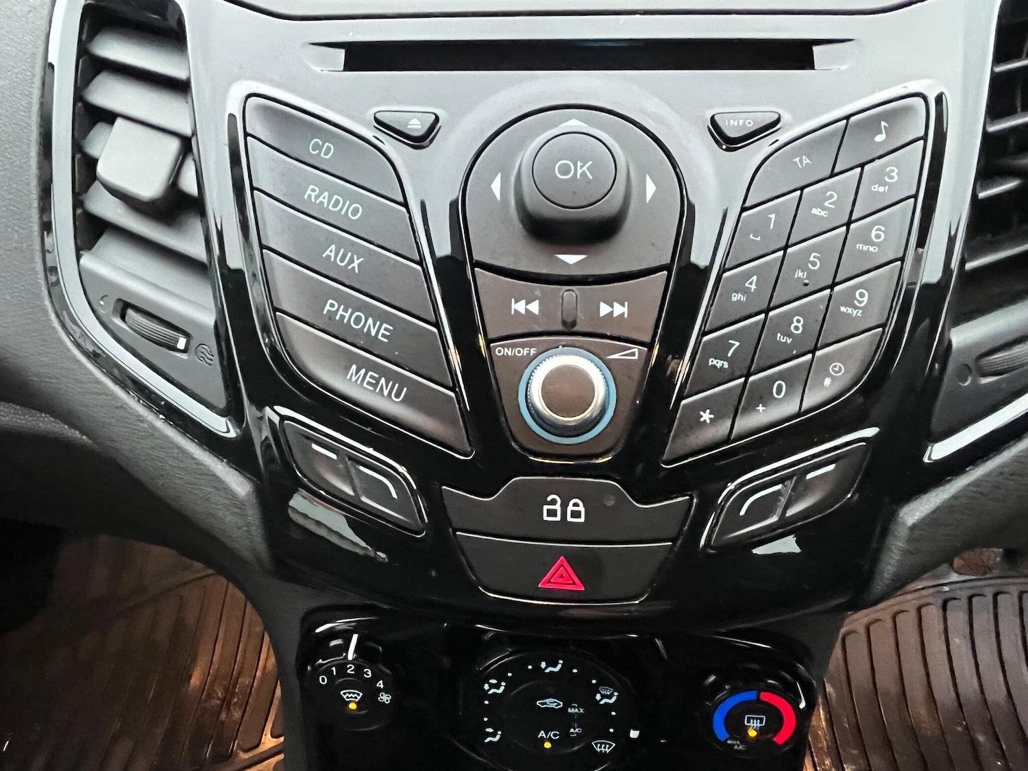 Used Ford Fiesta 2014 for sale - 76657107: Photo 13