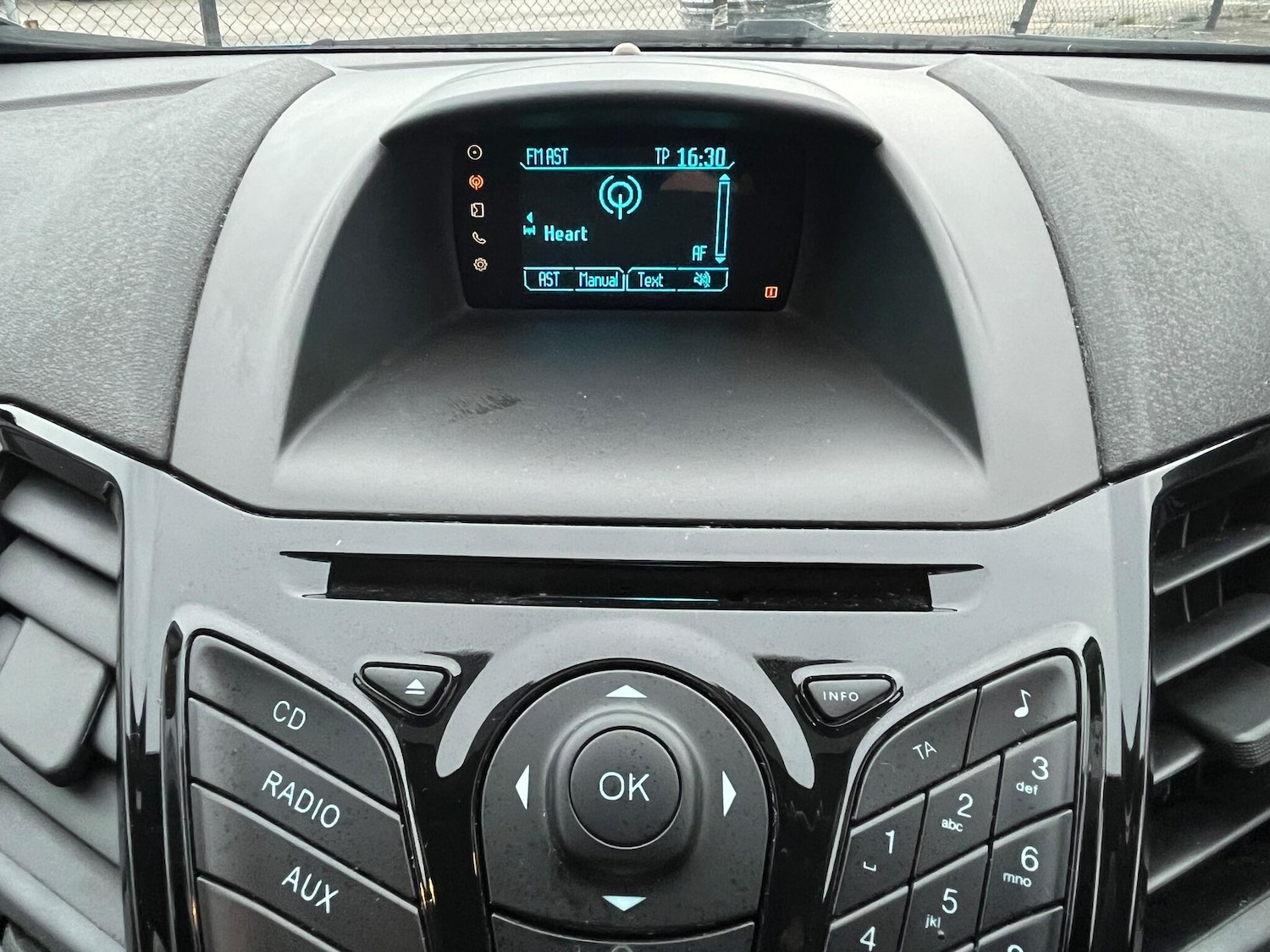 Used Ford Fiesta 2014 for sale - 76657107: Photo 27