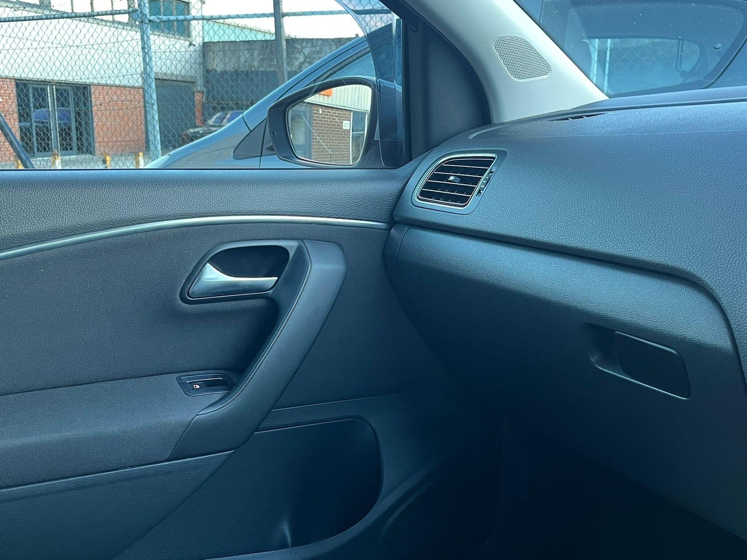 Used Volkswagen Polo 2015 for sale - 76781081: Photo 27