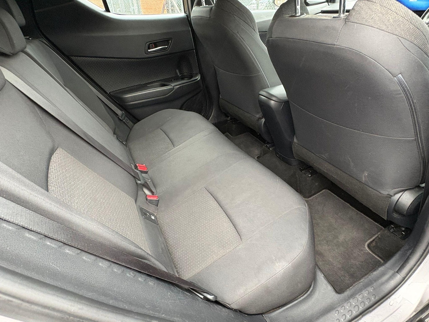 Used Toyota C-HR 2017 for sale - 77633902: Photo 12