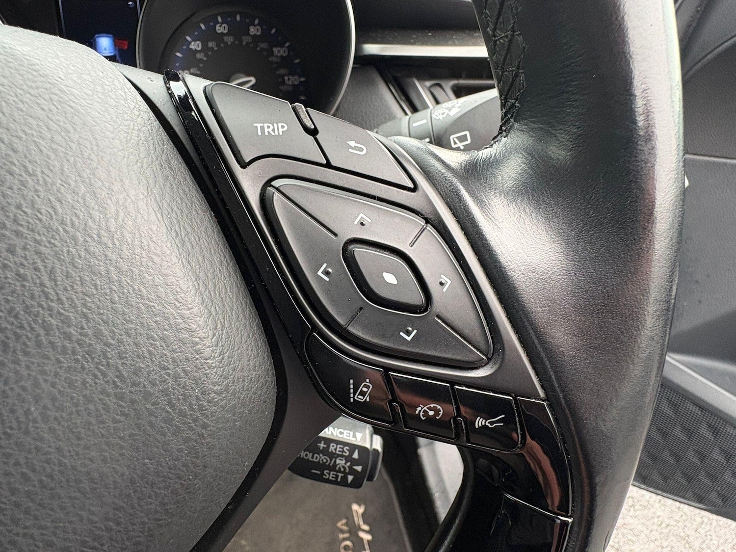 Used Toyota C-HR 2017 for sale - 77633902: Photo 13