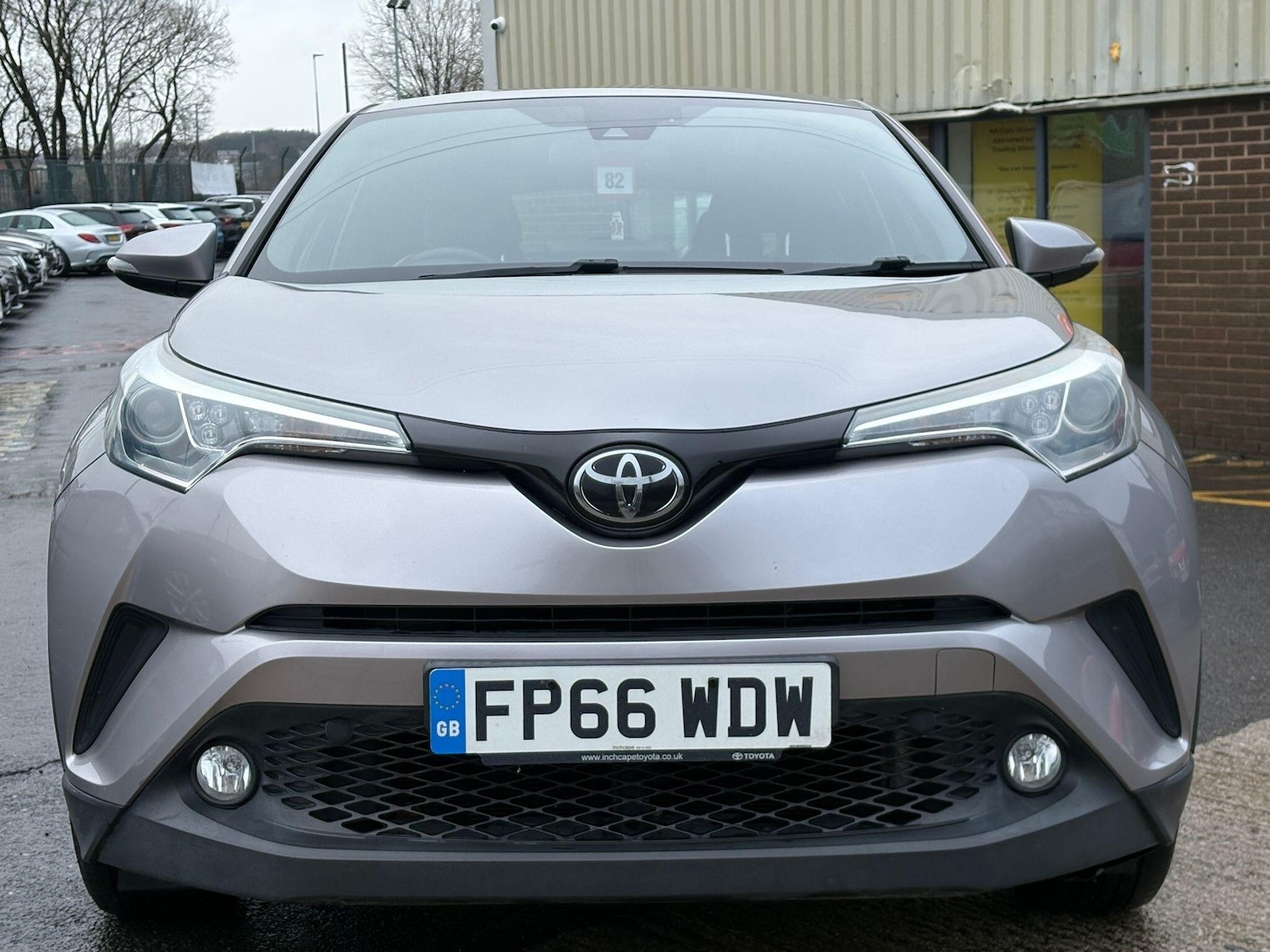 Used Toyota C-HR 2017 for sale - 77633902: Photo 2