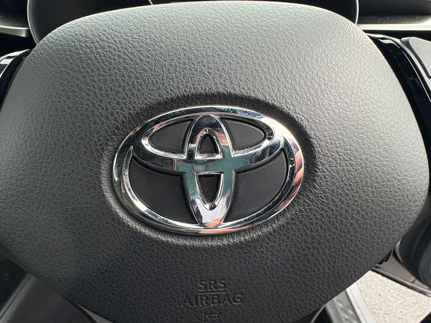 Used Toyota C-HR 2017 for sale - 77633902: Photo 34