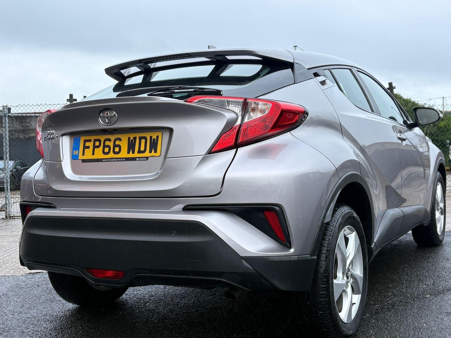 Used Toyota C-HR 2017 for sale - 77633902: Photo 7