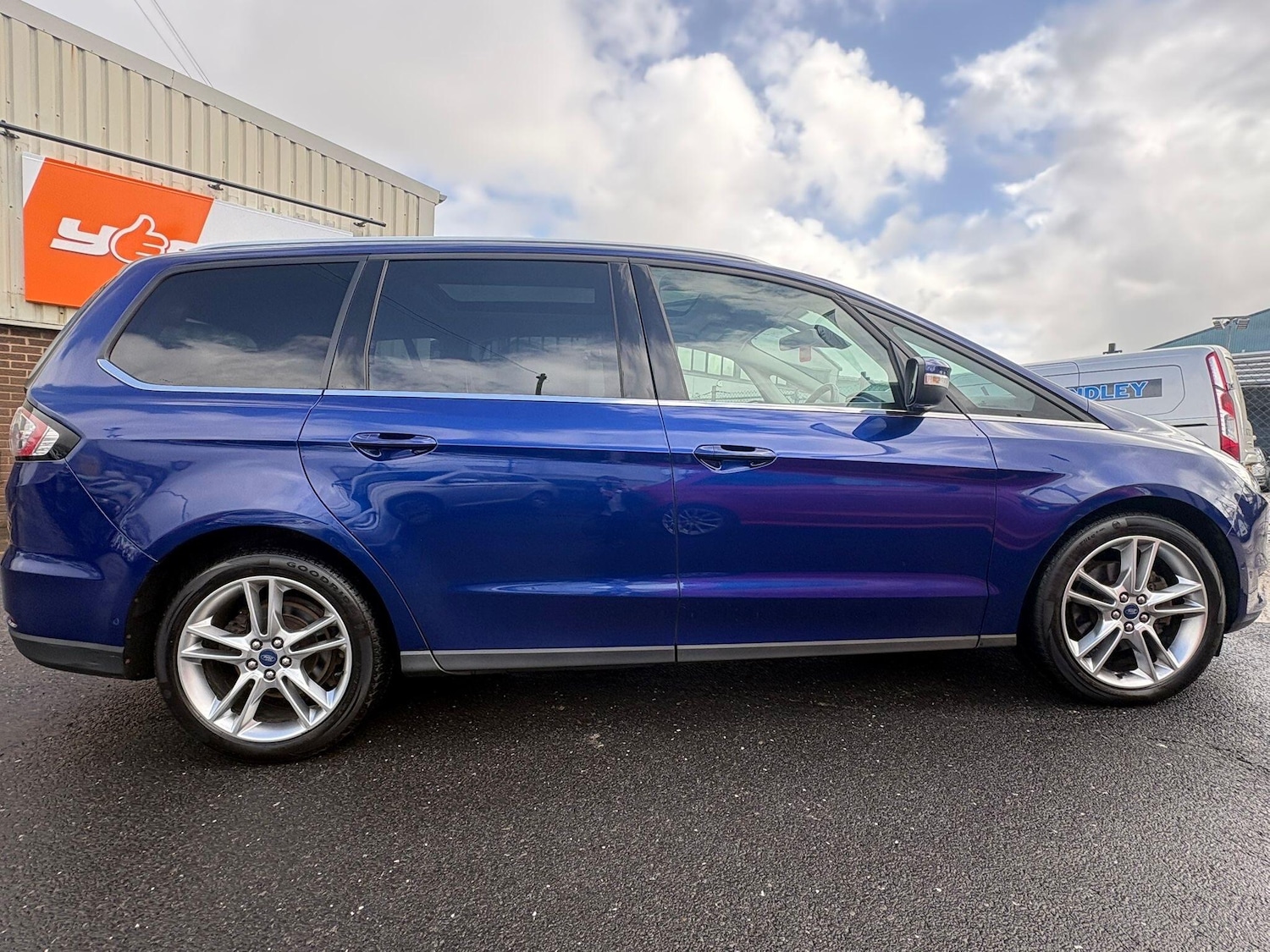 Used Ford Galaxy 2017 for sale - 78048199: Photo 13