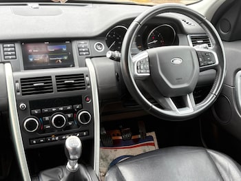 Used Land Rover Discovery Sport 2018 for sale - 79440503: Photo