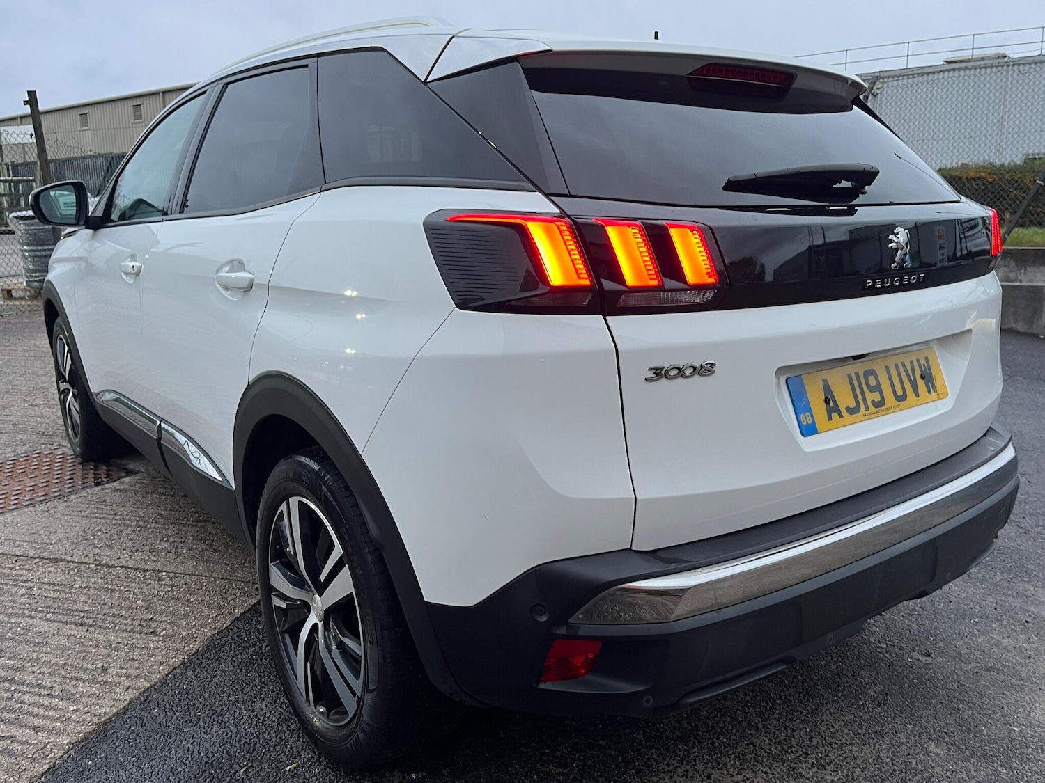 Used Peugeot 3008 2019 for sale - 76666618: Photo 4