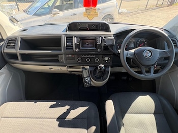 Used Volkswagen Transporter Shuttle 2017 for sale - 78661159: Photo