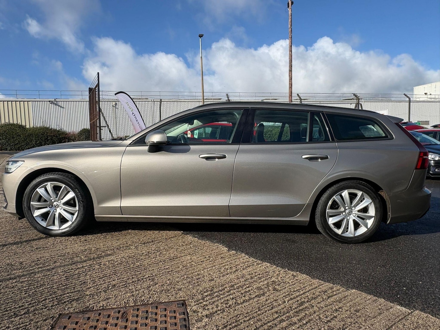 Used Volvo V60 2018 for sale - 77892647: Photo 10