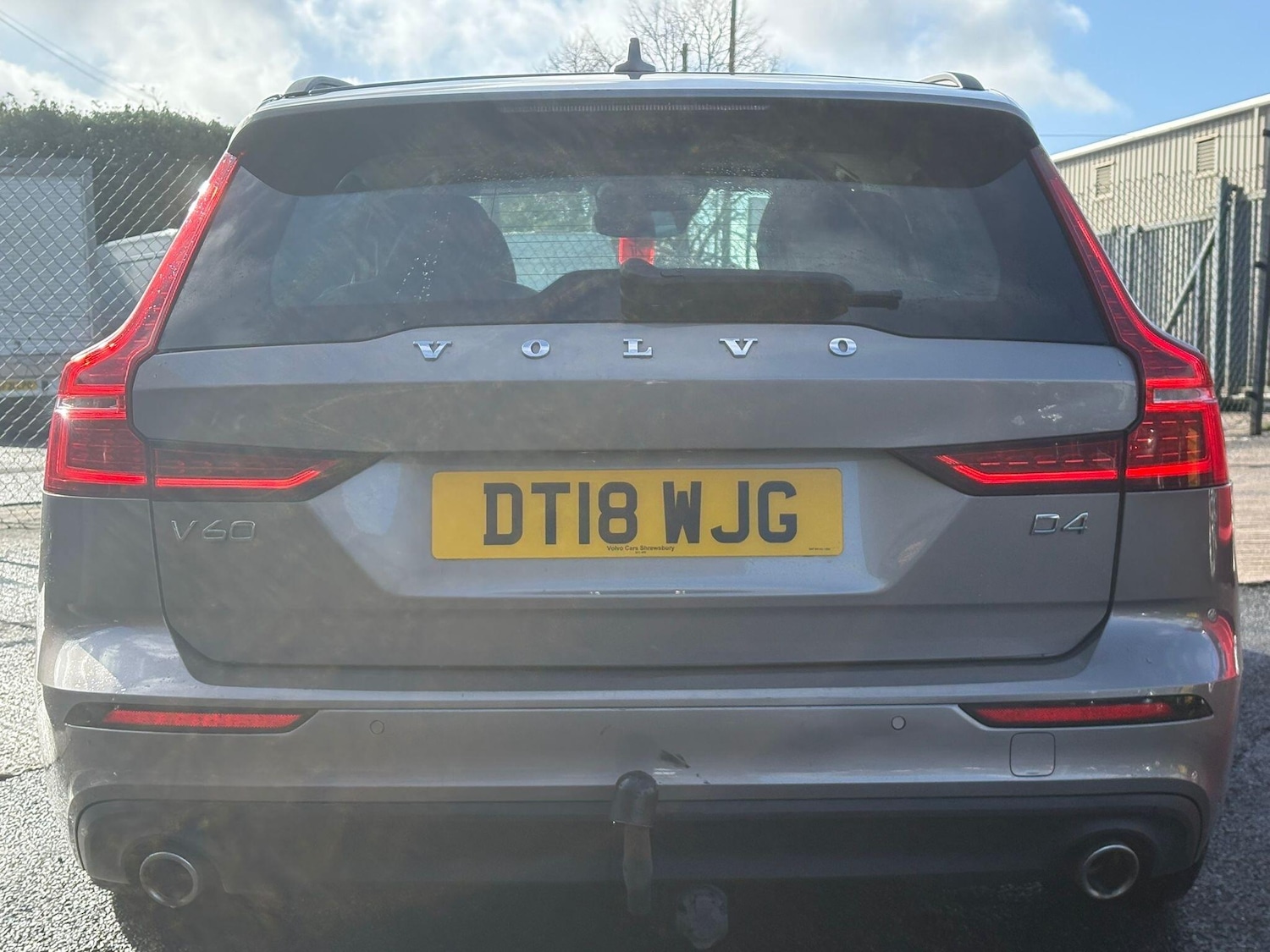 Used Volvo V60 2018 for sale - 77892647: Photo 11