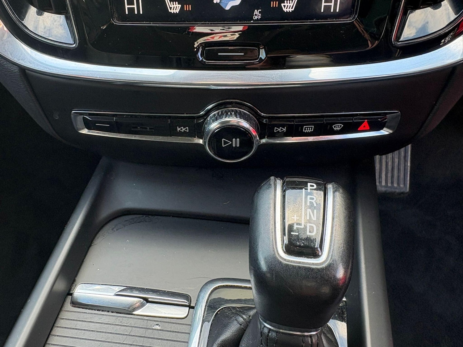 Used Volvo V60 2018 for sale - 77892647: Photo 14