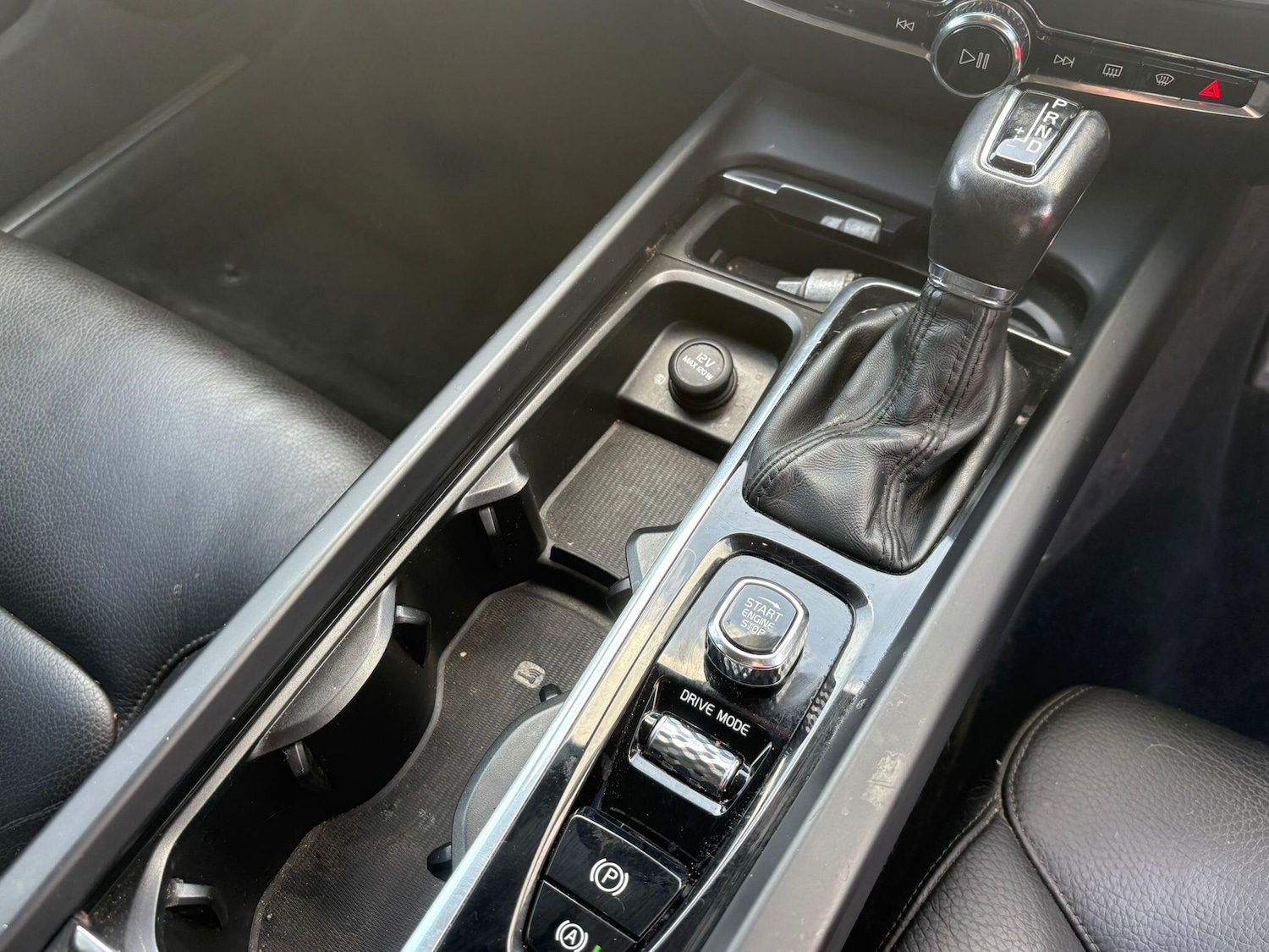 Used Volvo V60 2018 for sale - 77892647: Photo 15