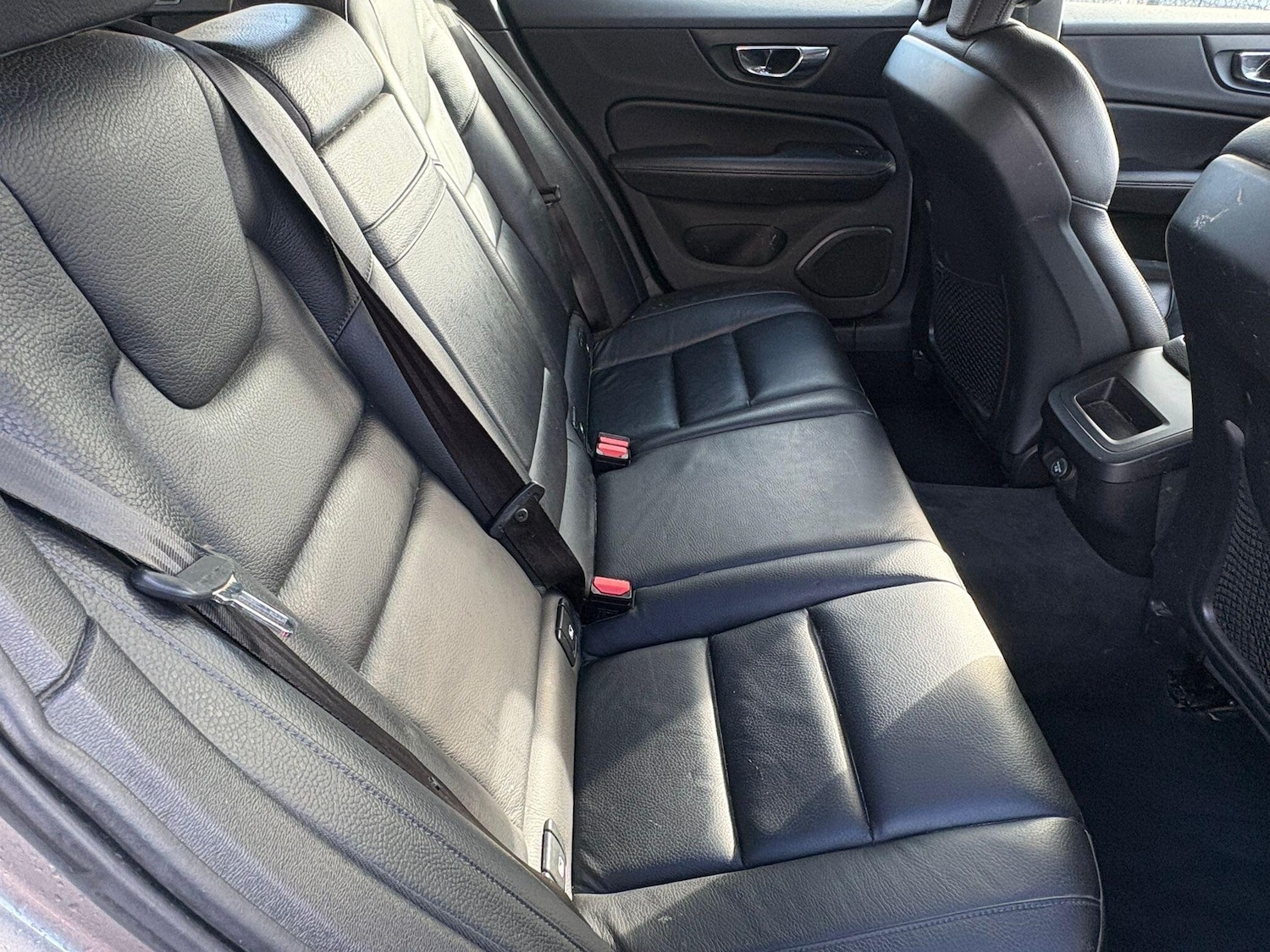 Used Volvo V60 2018 for sale - 77892647: Photo 18