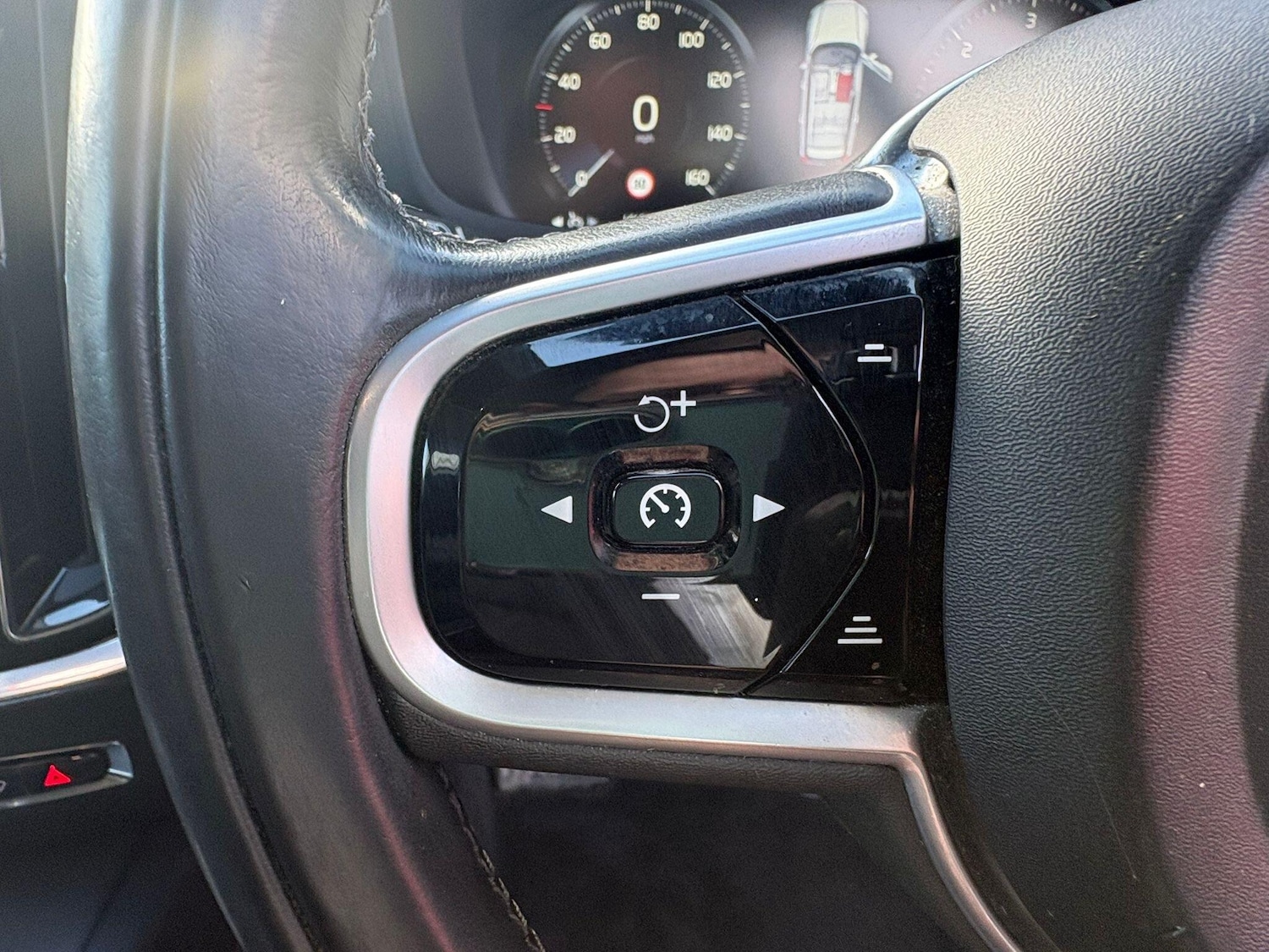 Used Volvo V60 2018 for sale - 77892647: Photo 21