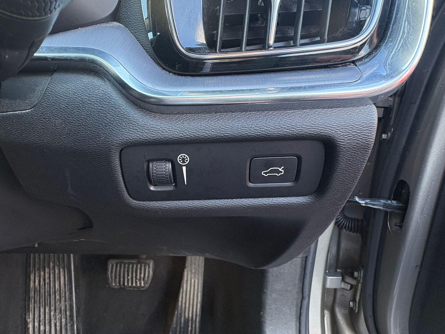 Used Volvo V60 2018 for sale - 77892647: Photo 22