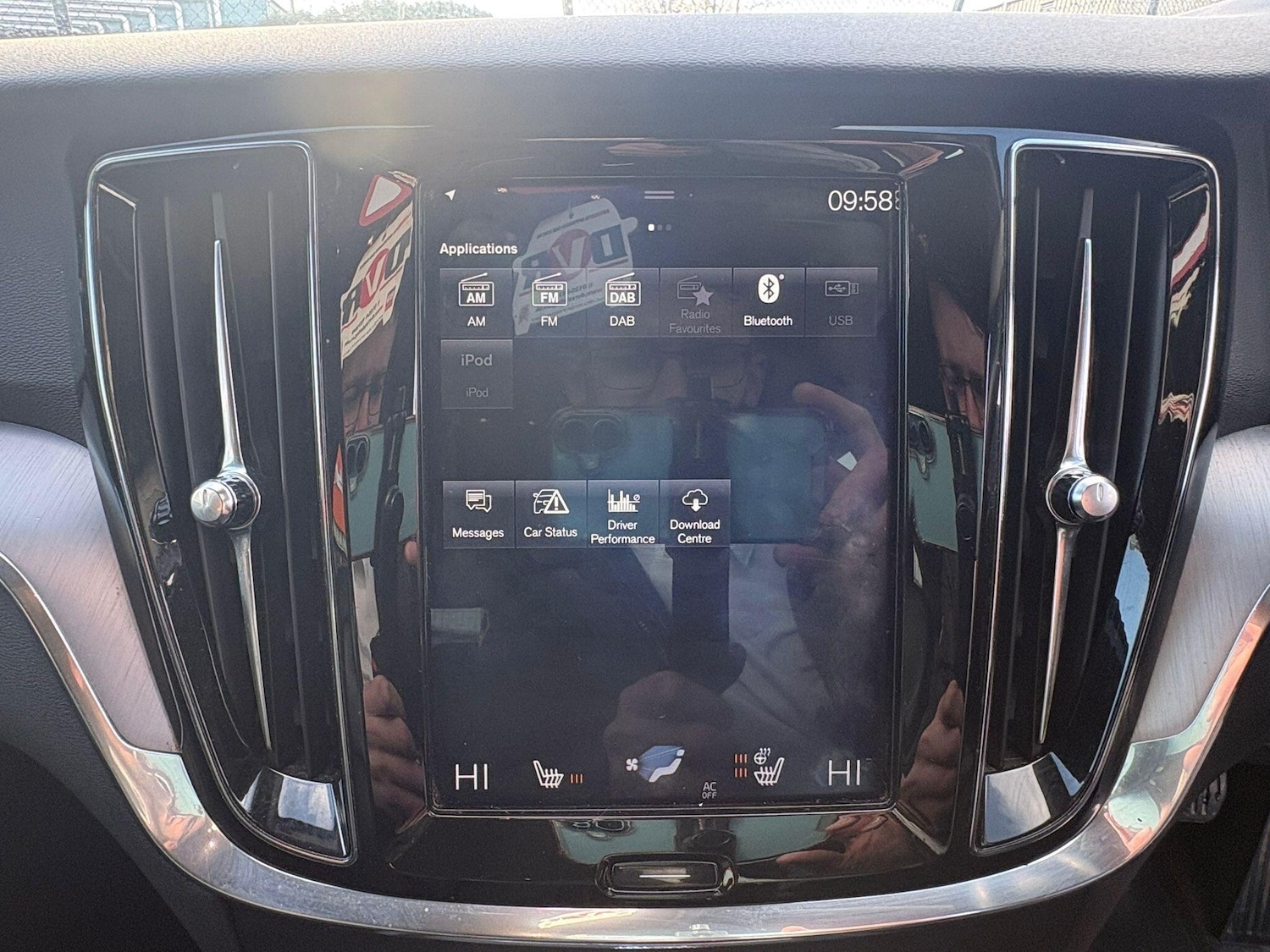 Used Volvo V60 2018 for sale - 77892647: Photo 35