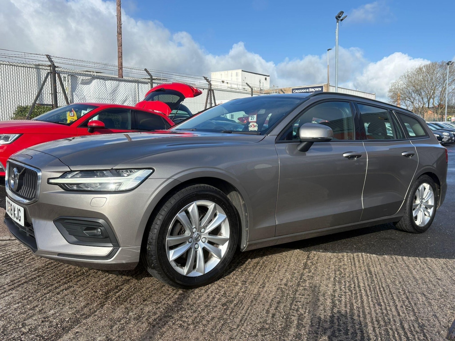 Used Volvo V60 2018 for sale - 77892647: Photo 4