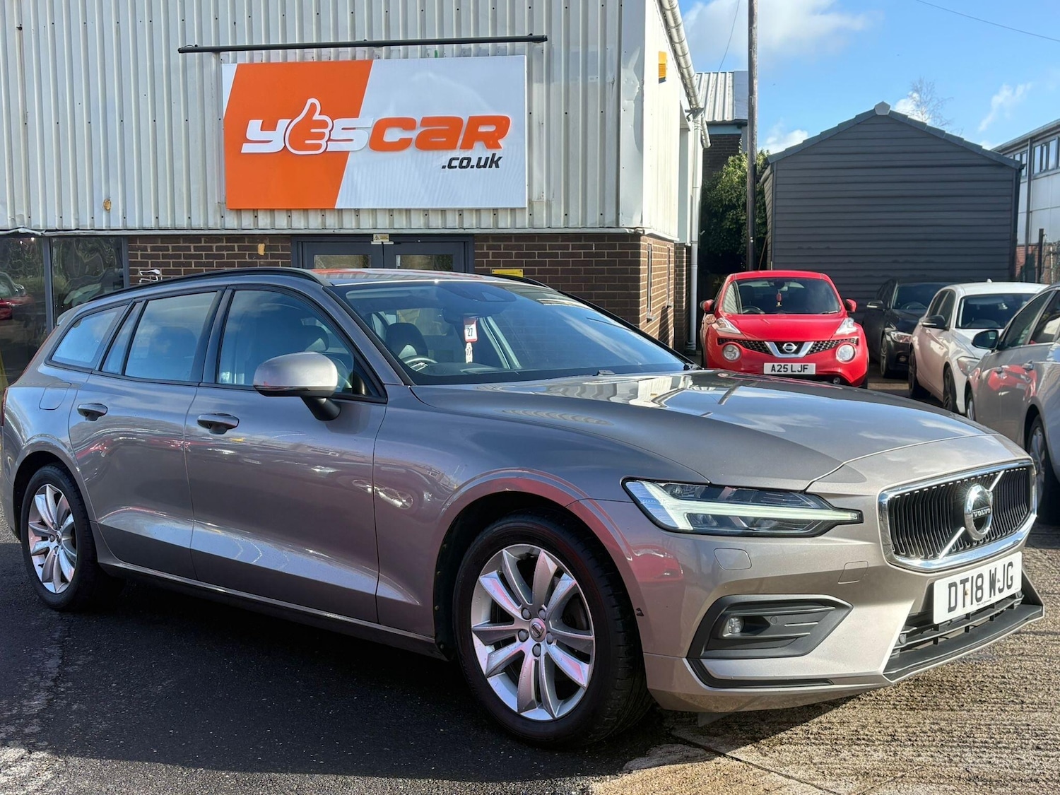 Used Volvo V60 2018 for sale - 77892647: Photo 6