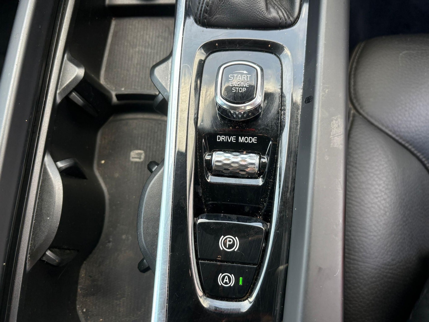 Used Volvo V60 2018 for sale - 77892647: Photo 70