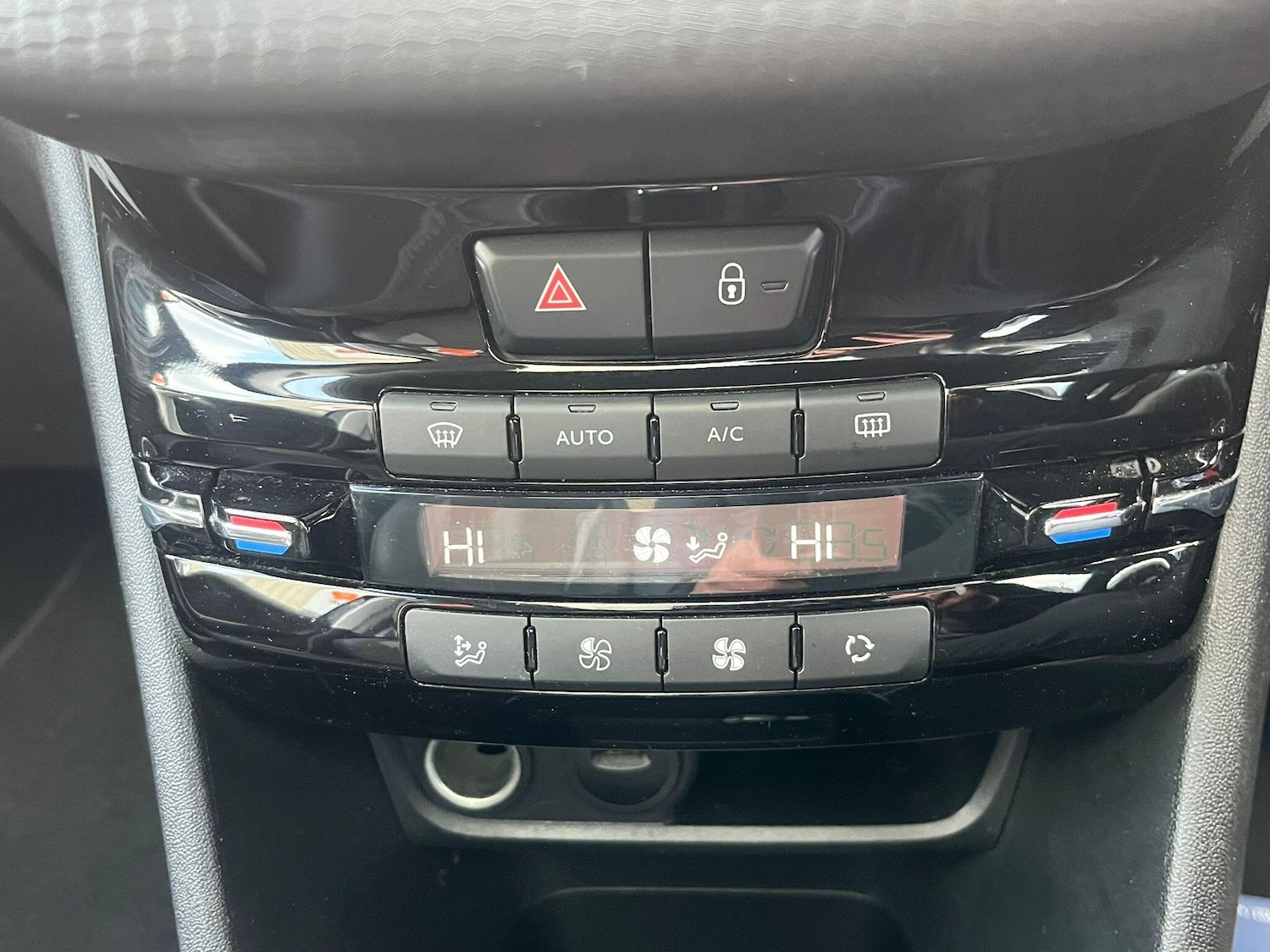 Used Peugeot 2008 2019 for sale - 77155947: Photo 23