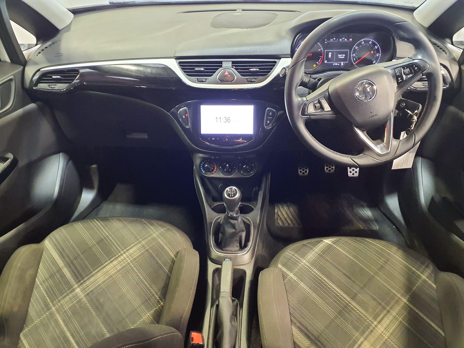 Used Vauxhall Corsa 2015 for sale - 77191358: Photo 3