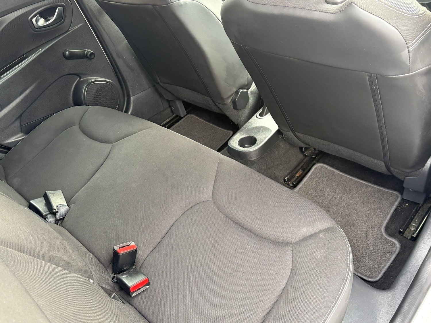 Used Renault Clio 2015 for sale - 76832186: Photo 14