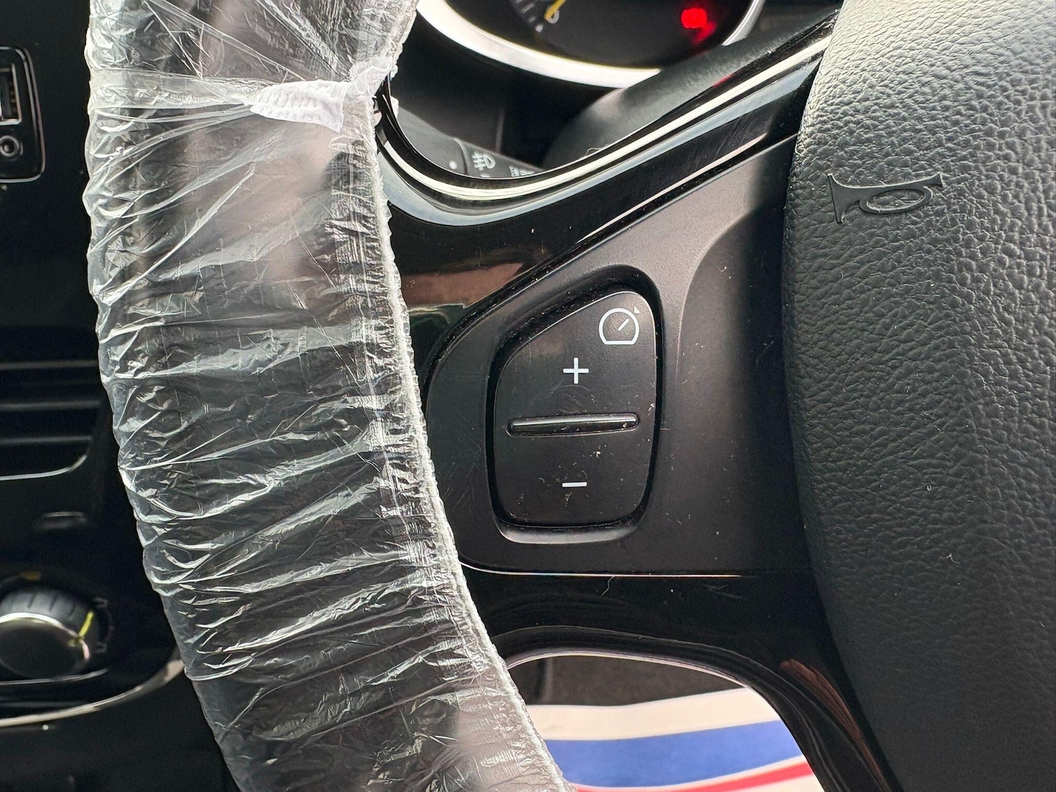 Used Renault Clio 2015 for sale - 76832186: Photo 16