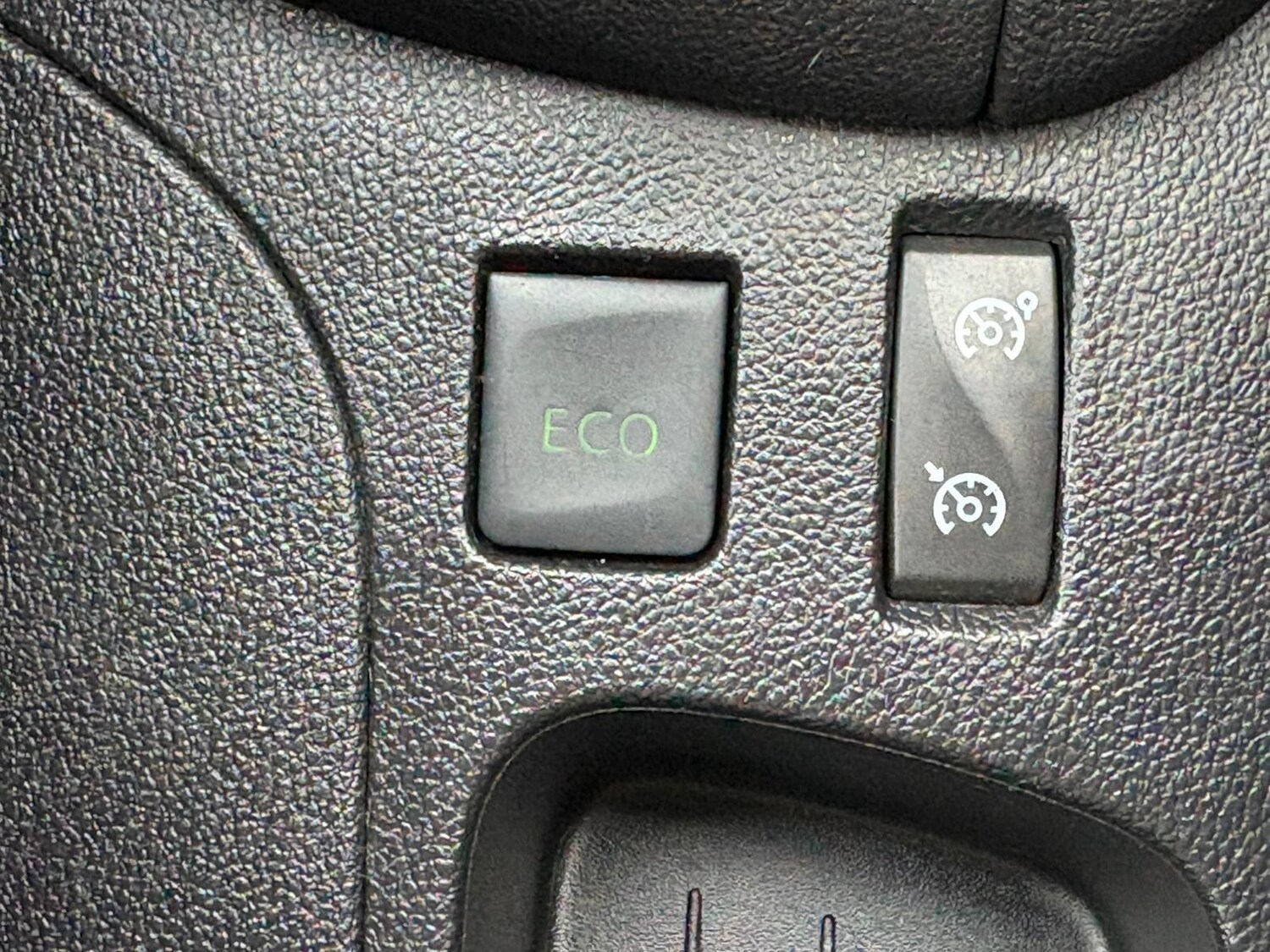 Used Renault Clio 2015 for sale - 76832186: Photo 17