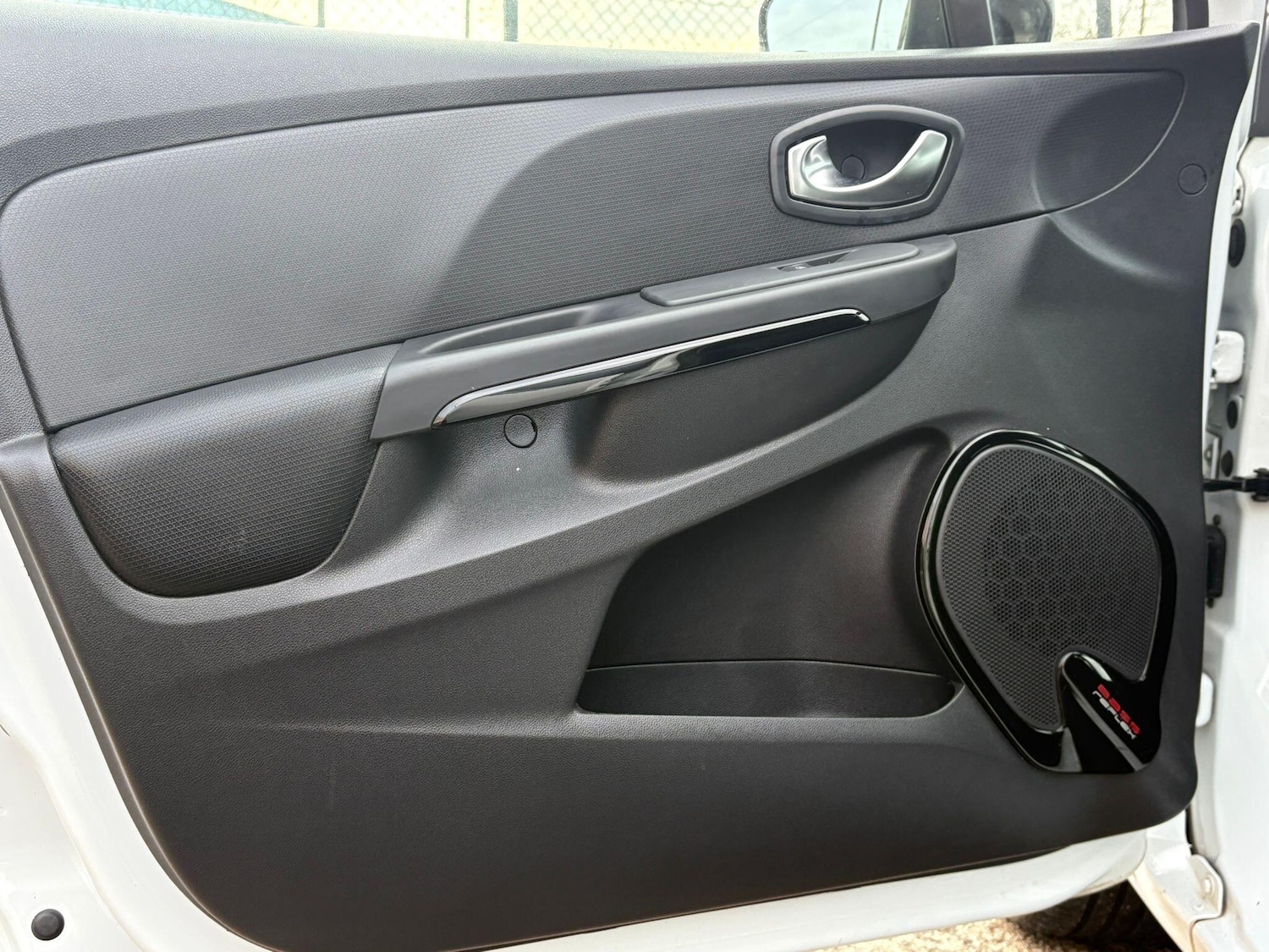 Used Renault Clio 2015 for sale - 76832186: Photo 21